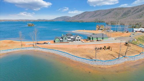 118 Lake Front Cir, Penhook, VA, 24137 | Card Image