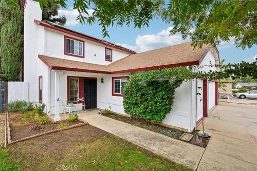 989 Northgate Dr, Yuba City, CA, 95991-1207 | Card Image