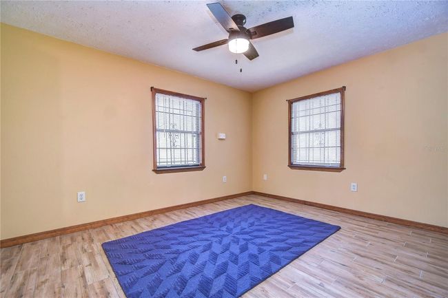 Roomy back yard | Image 58