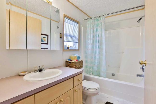 3.43 Acres, House other with 4 bedrooms, 3 bathrooms and null parking in Raymond AB | Image 45