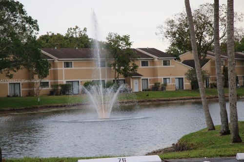 apt-104-200 Palm Cir W, Pembroke Pines, FL, 33025-1173 | Card Image