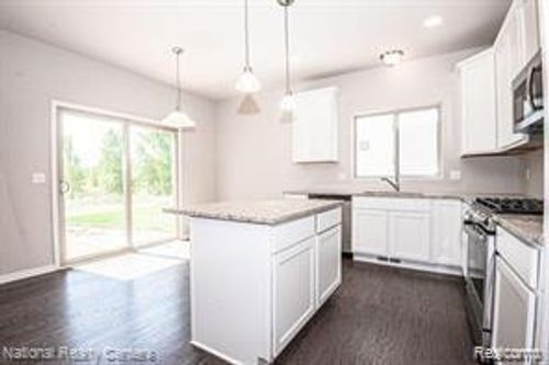 8302 Meadow Creek Dr, Goodrich, MI, 48438-8731 | Card Image