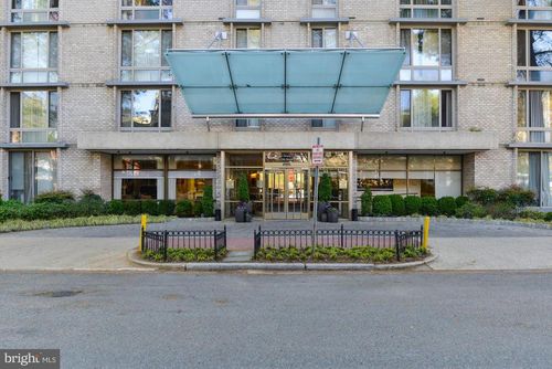 712-s-940 25th St Nw, WASHINGTON, DC, 20037-2150 | Card Image