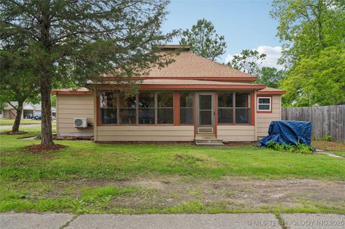 200 E Young St, Morris, OK, 74445-4841 | Card Image