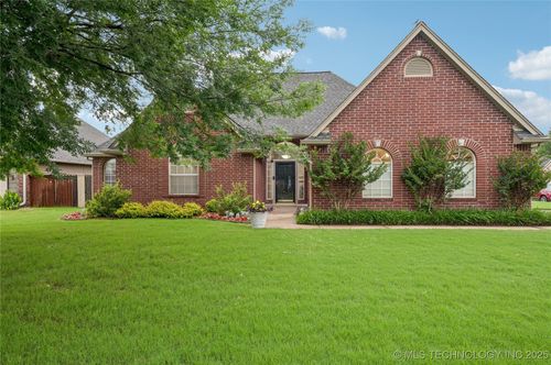 11508 S Locust Ave, Jenks, OK, 74037-2209 | Card Image