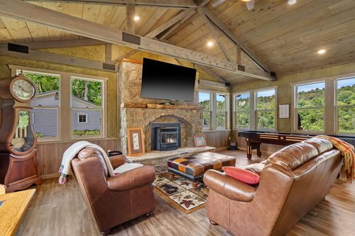 1612 Acacia Club Rd, Hollister, MO, 65672-5237 | Card Image