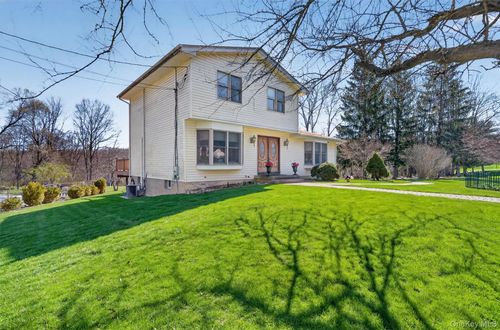 15 Rena Marie Cir, Washingtonville, NY, 10992-1905 | Card Image