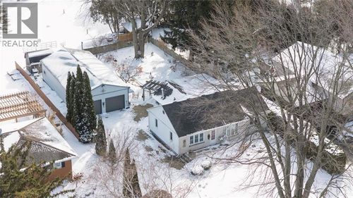 412 Gregory Dr E, Chatham, ON, N7M5J7 | Card Image