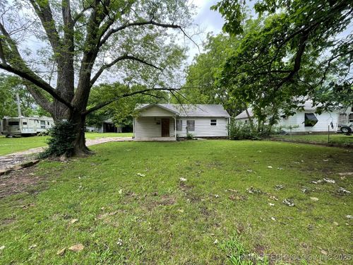 321 N Pettit Ave, Hominy, OK, 74035-1527 | Card Image