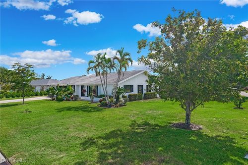 27 Pebble Beach Blvd, NAPLES, FL, 34113-8338 | Card Image