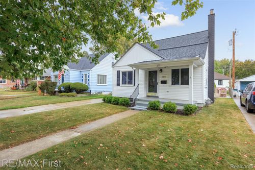 2011 E Hudson Ave, Royal Oak, MI, 48067-3554 | Card Image