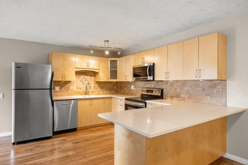 207-1525 Hillside Ave, Victoria, BC, V8T2C1 | Card Image