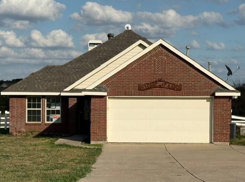 319 Hawk Ridge Rd, Decatur, TX, 76234-8464 | Card Image