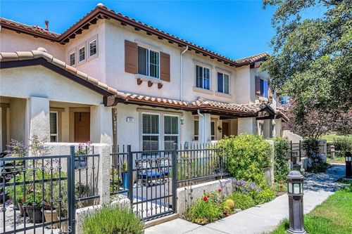 154 Via Katrina, Newbury Park, CA, 91320-7020 | Card Image