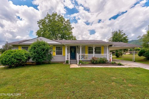 299 Eagle Bluff Rd, Jacksboro, TN, 37757-2011 | Card Image