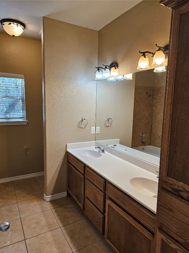 2106 Red Fox Rd, House other with 3 bedrooms, 2 bathrooms and 2 parking in Austin TX | Image 22