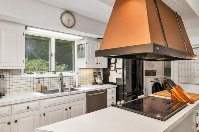 130 E Fisher Rd, House other with 3 bedrooms, 3 bathrooms and null parking in Quechee VT | Image 4