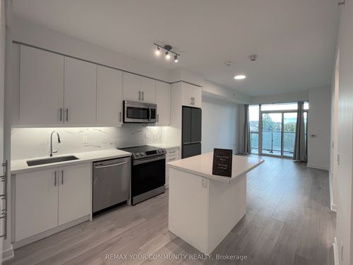 306-75 Oneida Cres, Richmond Hill, ON, L4B0H3 | Card Image