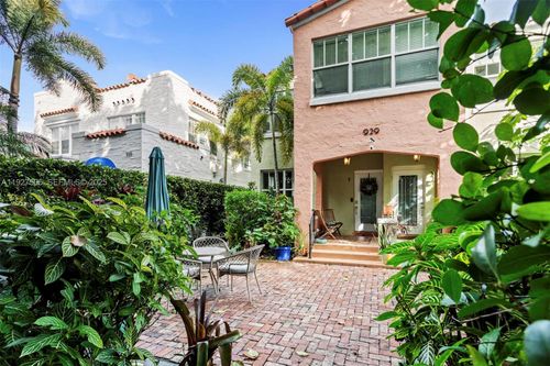 apt-1-929 Meridian Ave, Miami Beach, FL, 33139-8476 | Card Image