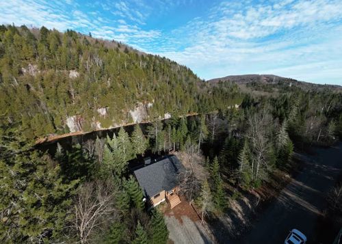 22Z Ch Des Berges, Saint-Adolphe-d'Howard, QC, J0T2B0 | Card Image