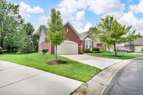 1128 Andover Cir, Commerce Twp, MI, 48390-2241 | Card Image