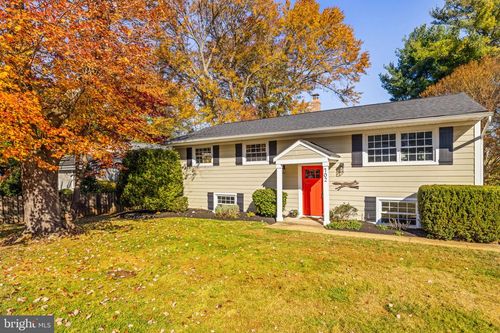 702 Stonewall Ave, Middleburg, VA, 20117-2613 | Card Image