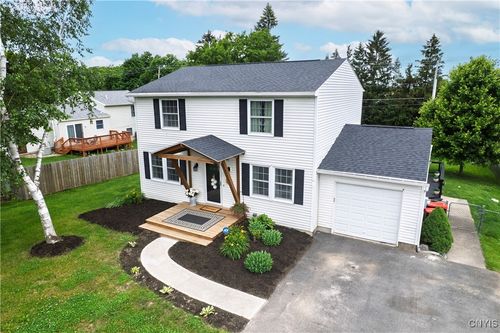 150 Hawthorne Way, Chittenango, NY, 13037-1011 | Card Image