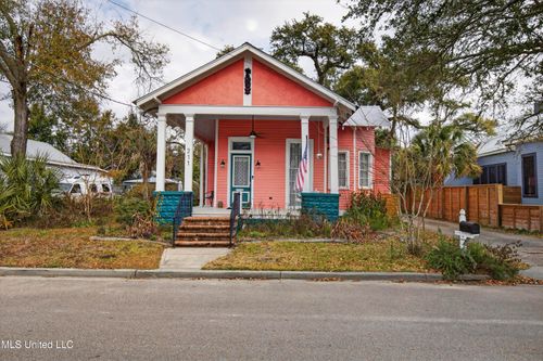 211 Keller St, Bay Saint Louis, MS, 39520-4317 | Card Image
