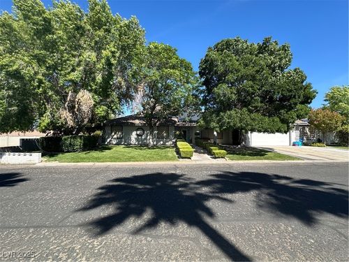 8355 Florine Ave, Las Vegas, NV, 89129-4812 | Card Image