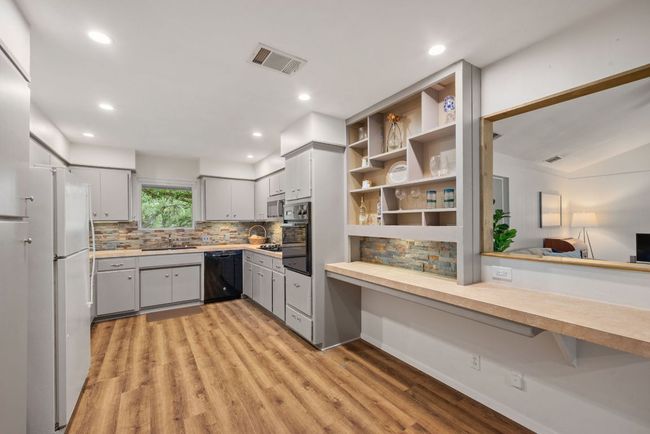 8604 Granada Hills Dr, House other with 4 bedrooms, 3 bathrooms and 3 parking in Austin TX | Image 12