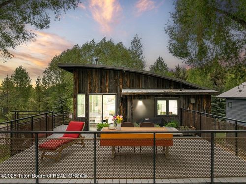 5610 W Schwabacher Ln, Wilson, WY, 83014-5238 | Card Image