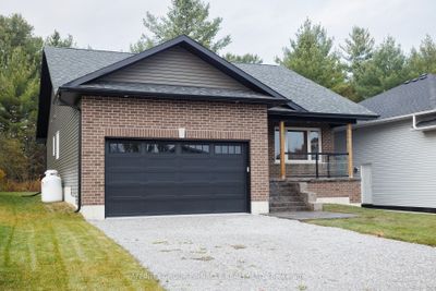 43 Birch Cres, House other with 2 bedrooms, 2 bathrooms and 6 parking in Bobcaygeon ON | Image 3