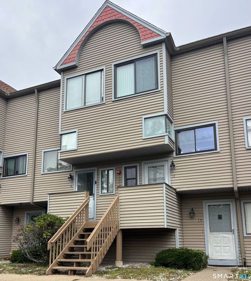 16-40 Crest St, West Haven, CT, 06516-2689 | Card Image