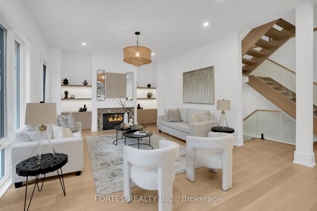 16 Cadillac Ave, House other with 5 bedrooms, 5 bathrooms and 4 parking in North York ON | Image 14
