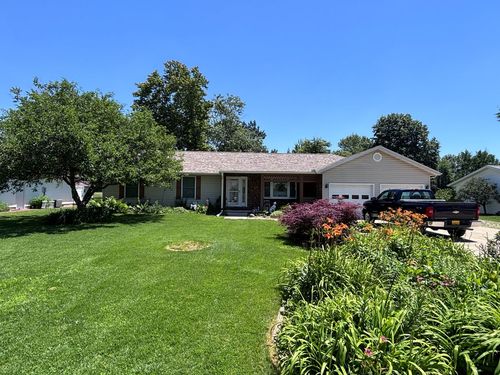 326 Northwood Ln, Salem, IL, 62881-2515 | Card Image