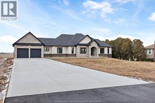 418 County Rd 34, Leamington, ON, N8H3V6 | Card Image