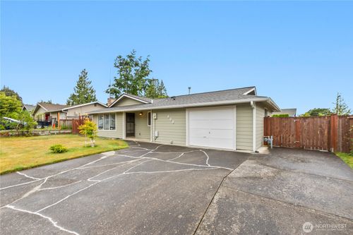 802 39th Pl, Bellingham, WA, 98229-2931 | Card Image