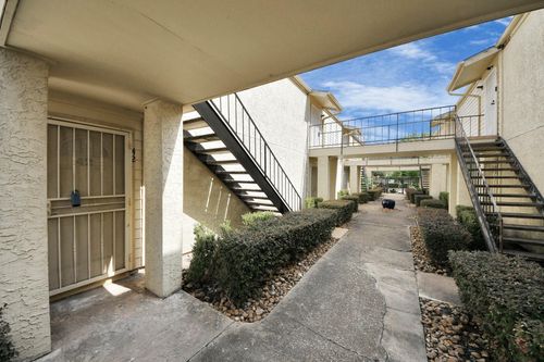 apt-42-10075 Westpark Dr, Houston, TX, 77042-5907 | Card Image