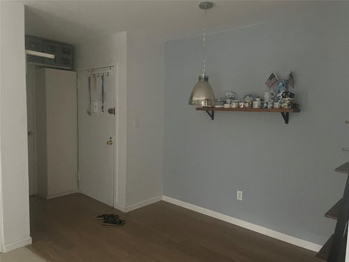 apt-25l-460 Old Town Rd, Port Jefferson Station, NY, 11776-2238 | Card Image