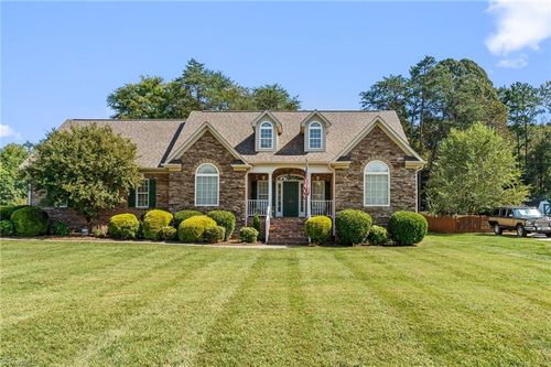 5363 Graycliff Ln, Clemmons, NC, 27012-9397 | Card Image