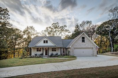 Front of Home | Image 1