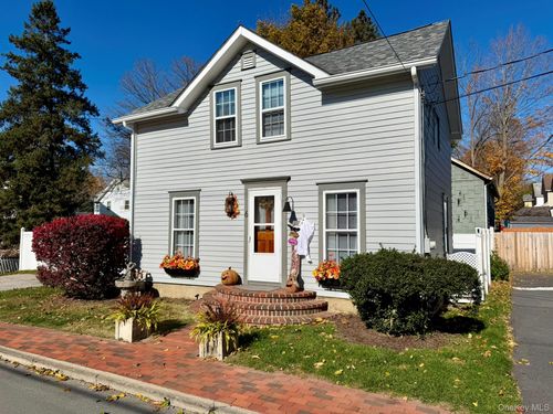 6 Factory St, Warwick, NY, 10990-1410 | Card Image