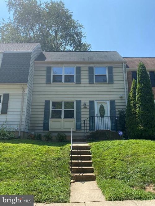 3048 Silent Valley Dr, FAIRFAX, VA, 22031-2043 | Card Image