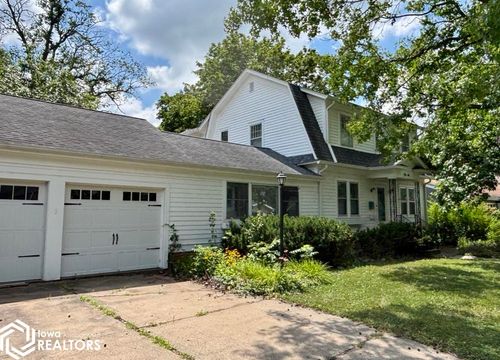 110 Iowa Ave, Fairfield, IA, 52556-4052 | Card Image