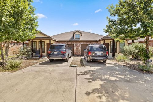 119 Creekside Villa Dr, Kyle, TX, 78640-6440 | Card Image