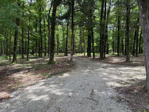 190 Sanctuary Cir, Canton, MS, 39046-6630 | Card Image