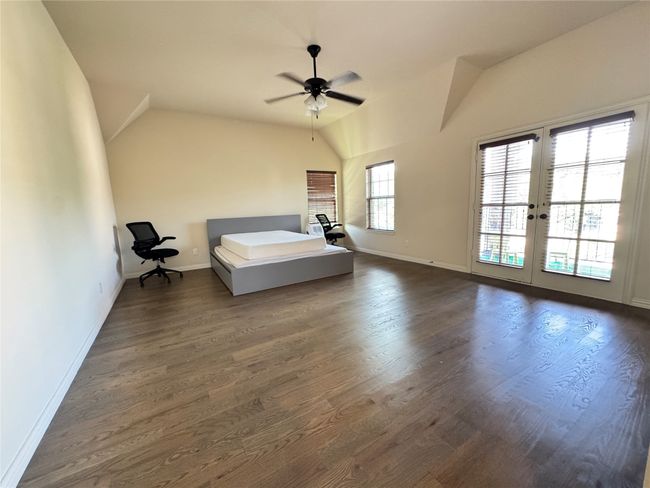 Master Bedroom | Image 8