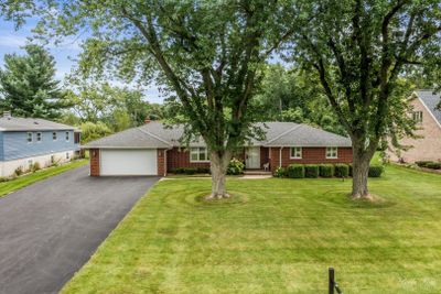 33 Roberts Road, House other with 3 bedrooms, 2 bathrooms and 2 parking in Inverness IL | Image 2