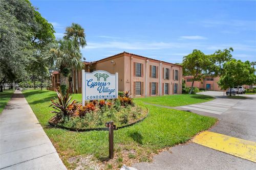 k11-7100 Fairway Dr, Miami Lakes, FL, 33014-6907 | Card Image