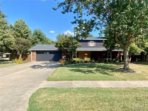 912 Westview Dr, Sikeston, MO, 63801-4661 | Card Image